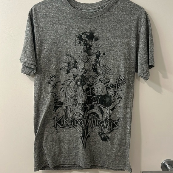 Disney Kingdom of Hearts Collab Gray T-Shirt Size Small - Picture 1 of 4